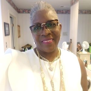 Meet your Posher, Laverne